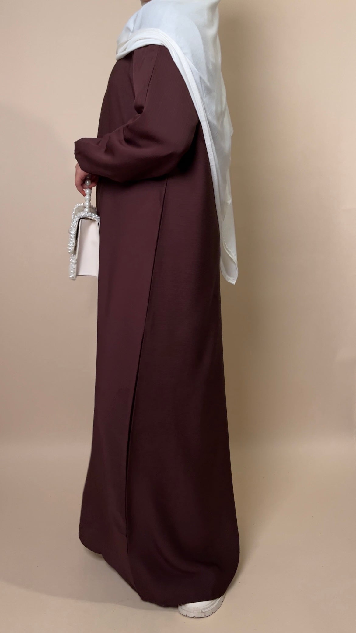 Zoom closed abaya | Neutrals - MAYSHA Abaya