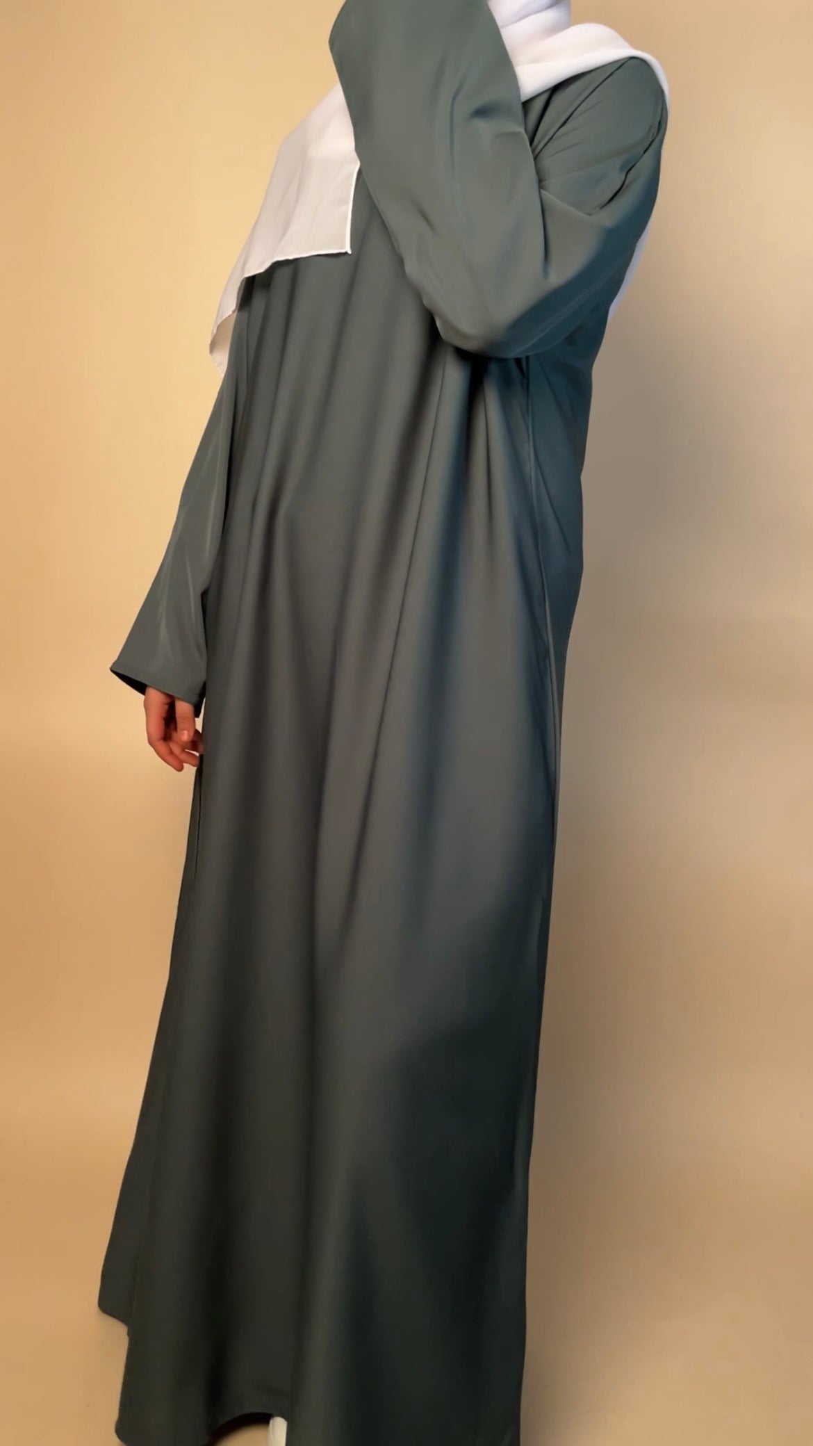 Nida closed abaya with pocket | Greens and Blues - MAYSHA Abaya