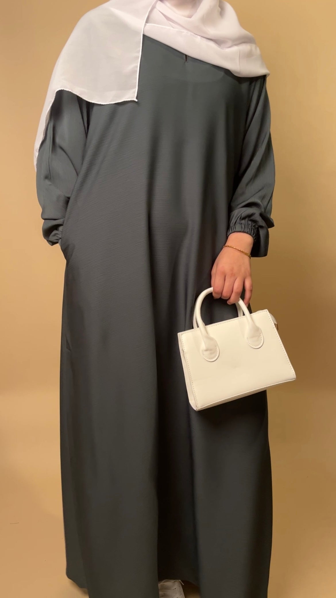 Zoom closed abaya | Greens and Blues - MAYSHA Abaya