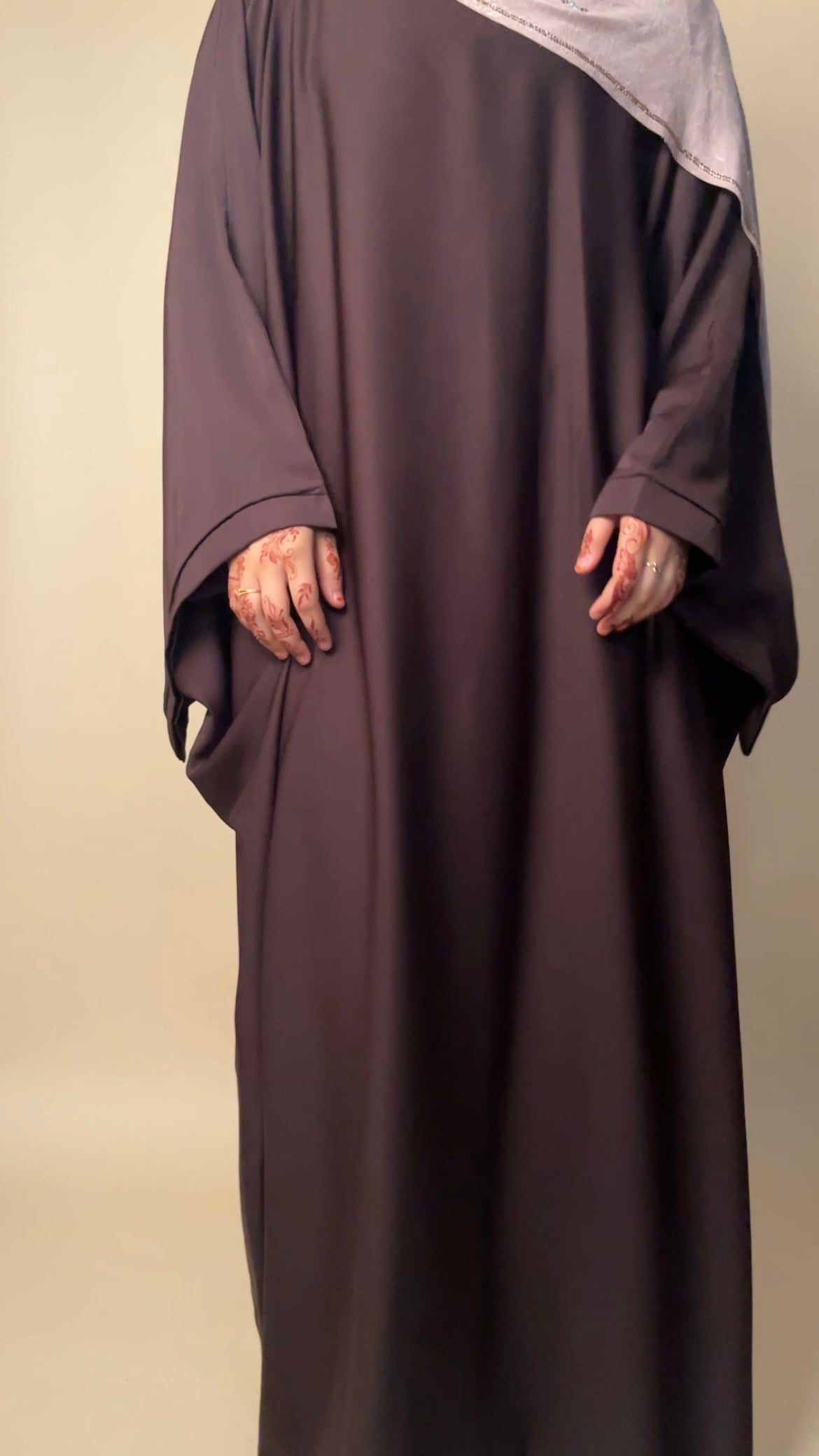 Nida Farasha/Butterfly abaya