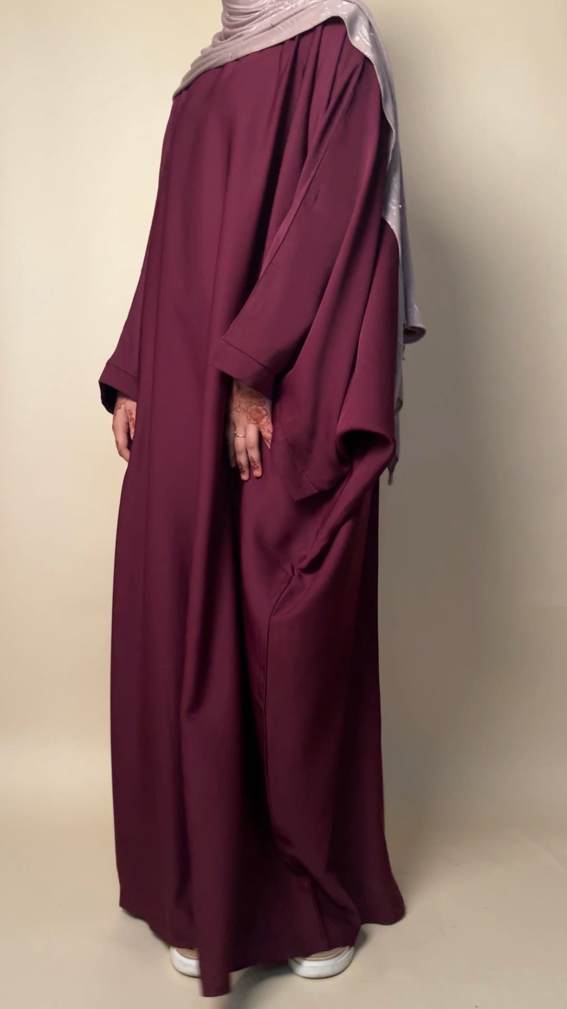 Nida Farasha/Butterfly abaya