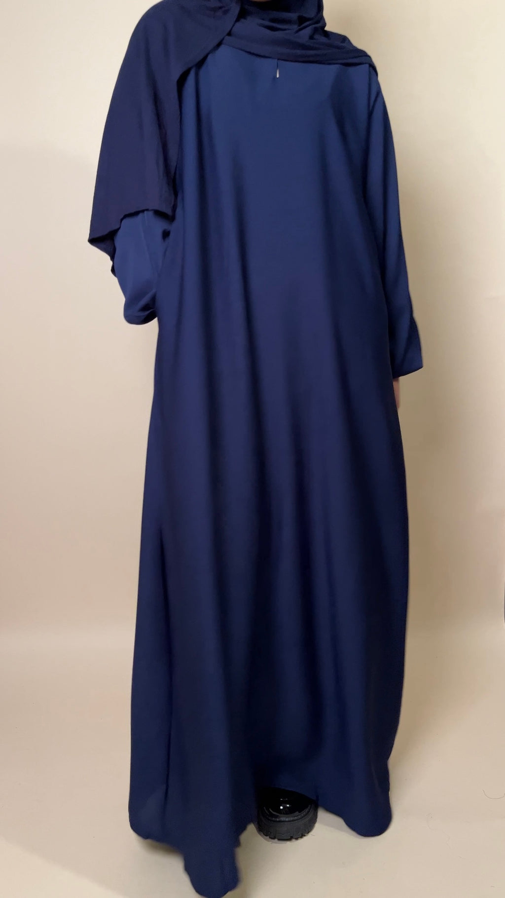 Zoom Closed Abaya