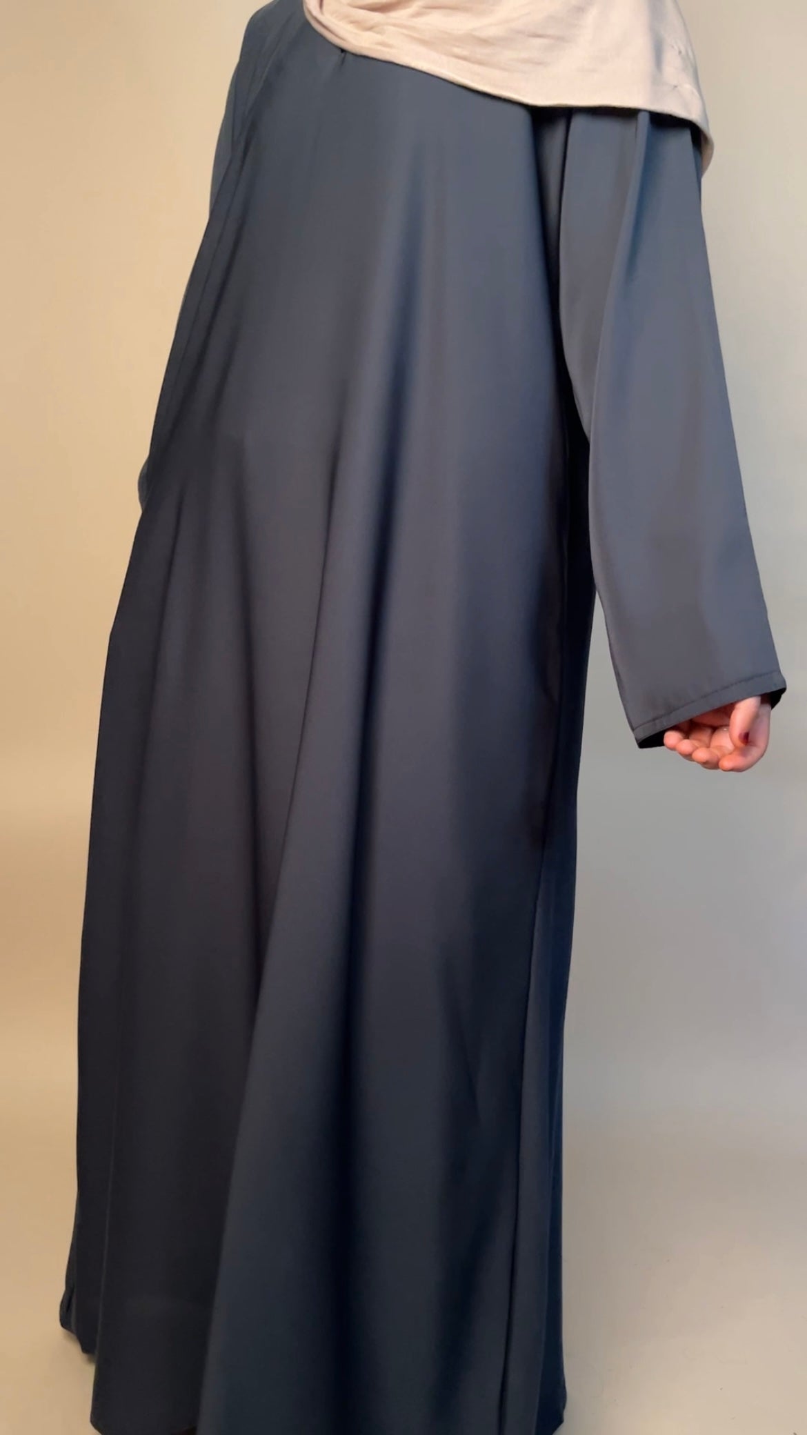 Nida closed abaya with pocket | Greens and Blues - MAYSHA Abaya