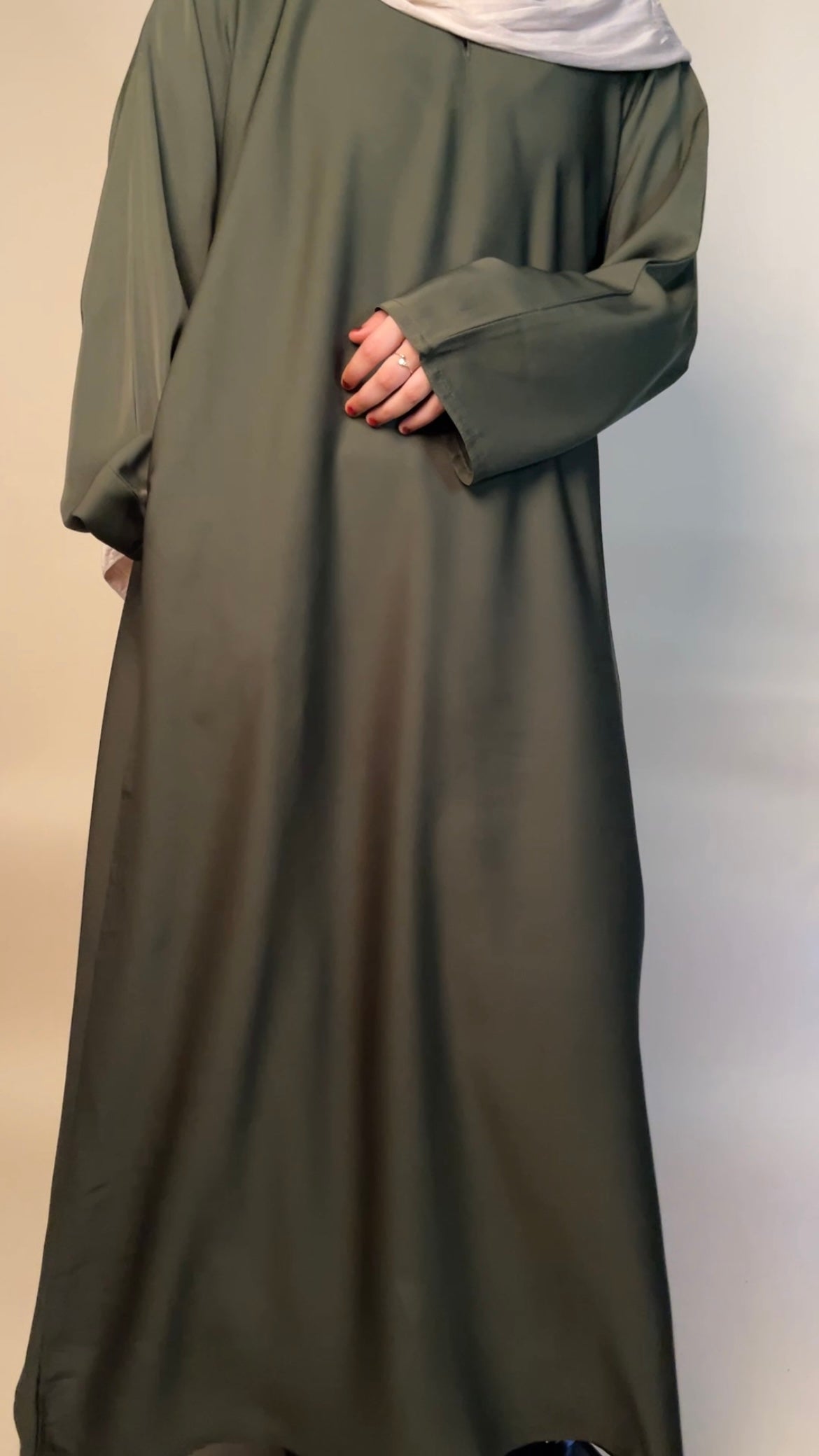 Nida closed abaya with pocket | Greens and Blues - MAYSHA Abaya