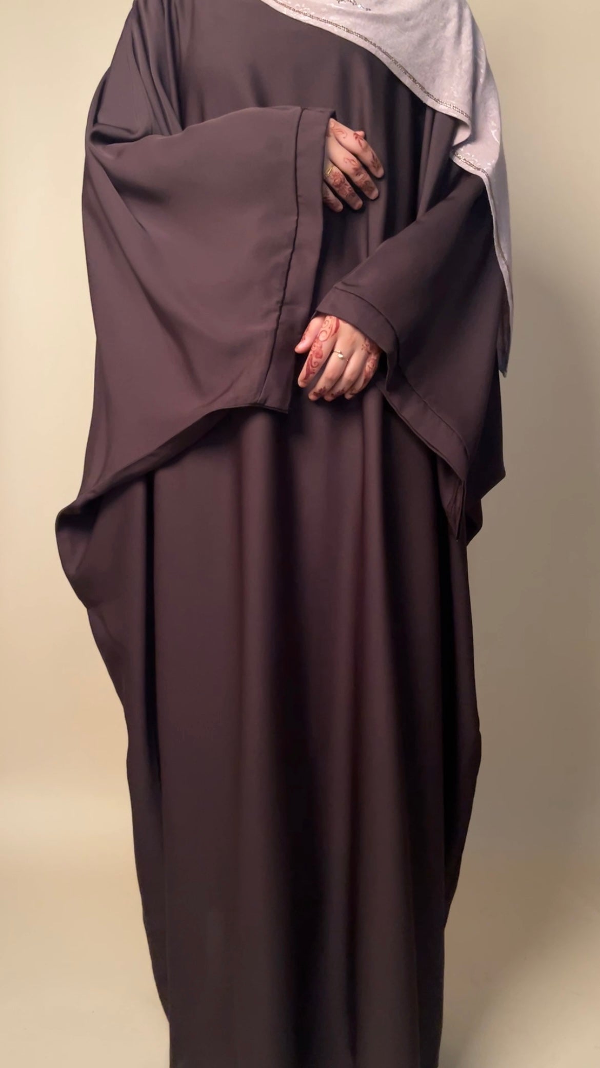 Nida Farasha/Butterfly abaya