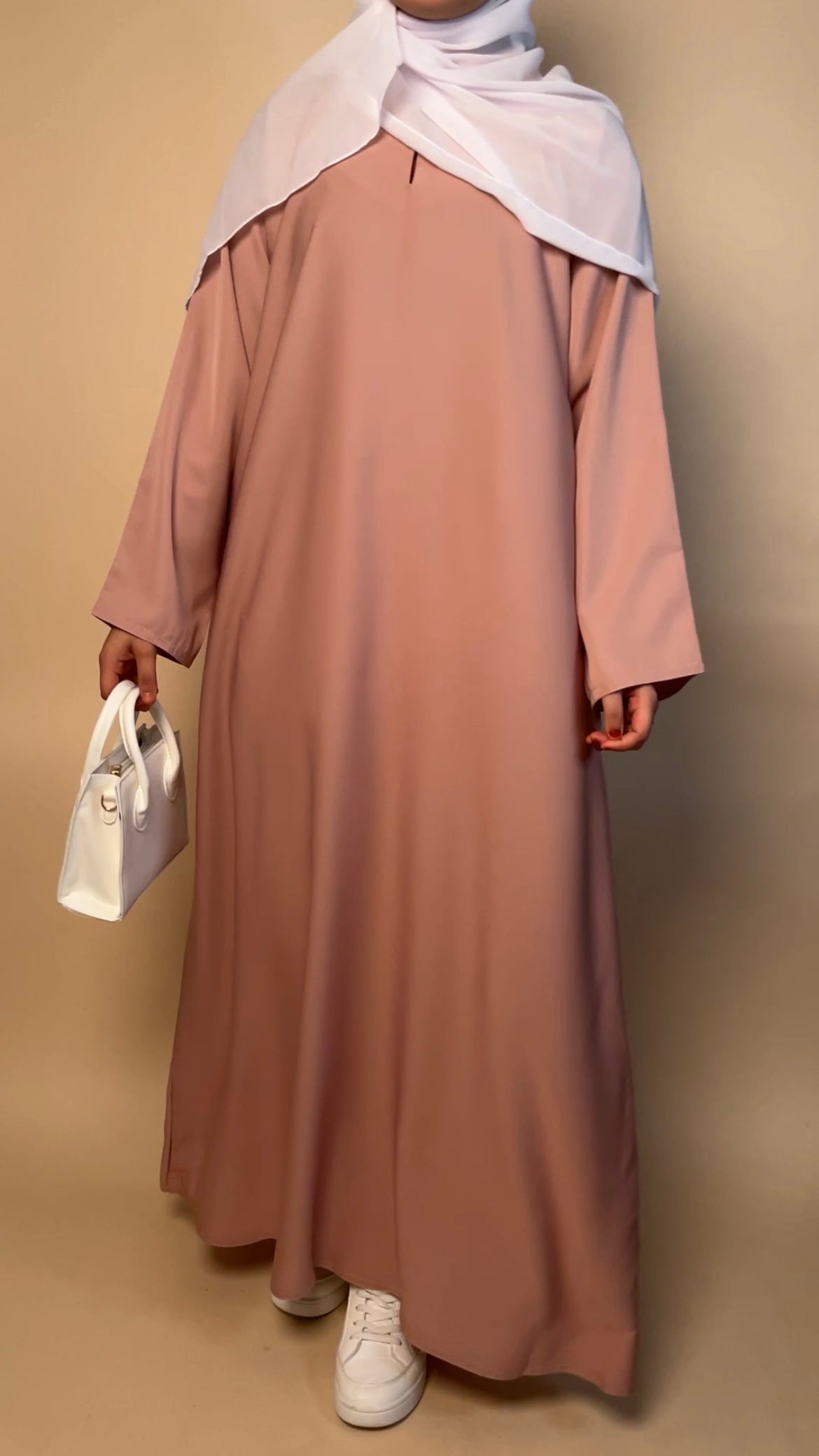 Nida closed abaya with pocket | Neutrals - MAYSHA Abaya