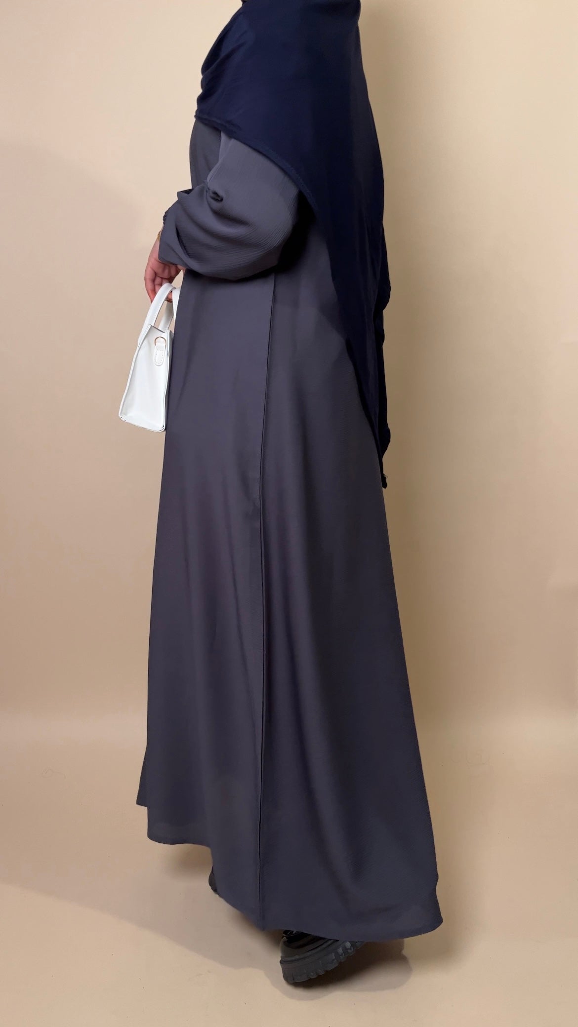 Zoom closed abaya | Greens and Blues - MAYSHA Abaya