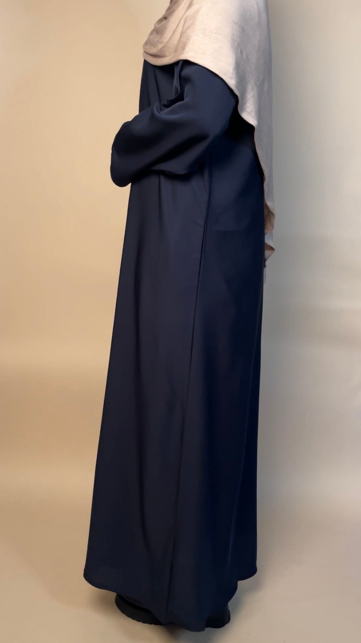 Nida closed abaya with pocket | Greens and Blues - MAYSHA Abaya